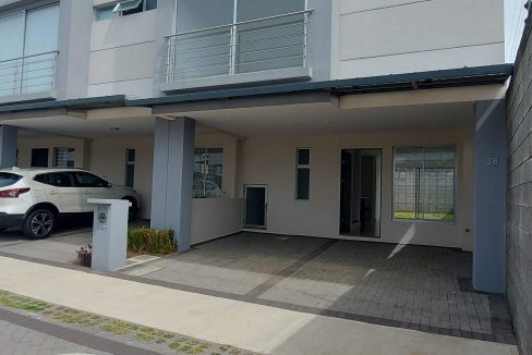 Venta casa en Mercedes Heredia