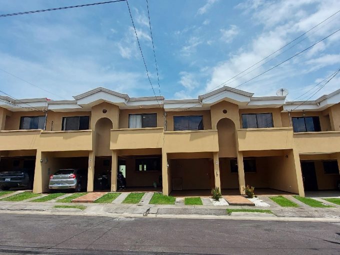 Casa en Condominio Las Gladiolas