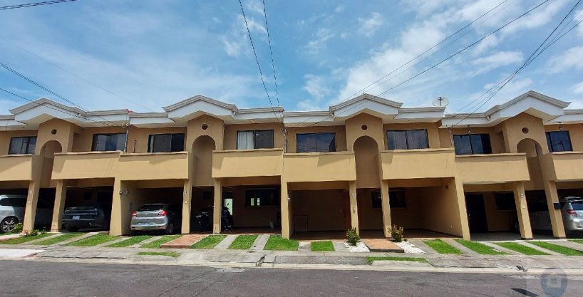 Casa en Condominio Las Gladiolas