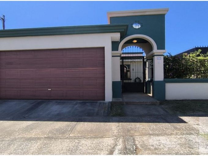 casa en venta en San Joaquín de Flores